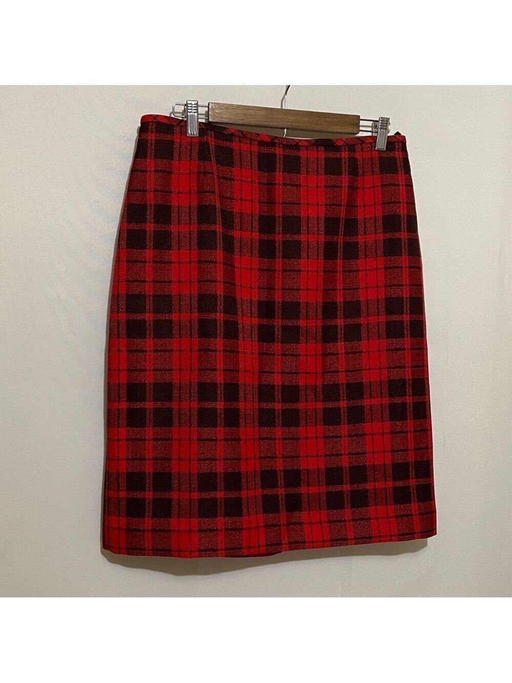 Preston & York Red and Black Plaid Skirt Sz 8